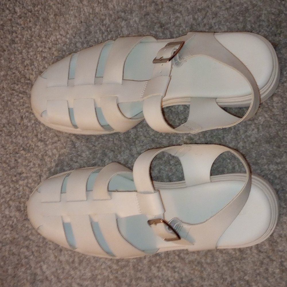 OLD NAVY - Chunky Heel "Fisherman" Sandals - Size: 10 - Picture 3 of 7